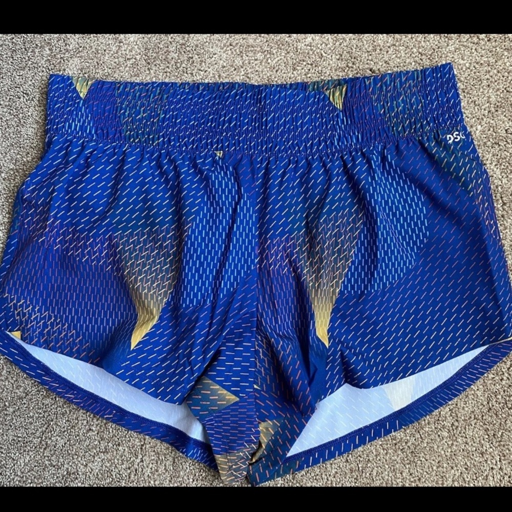 NWT DSG High Rise Running Shorts Women’s Size L Blue/Multi Color  3 Inch Inseam.
